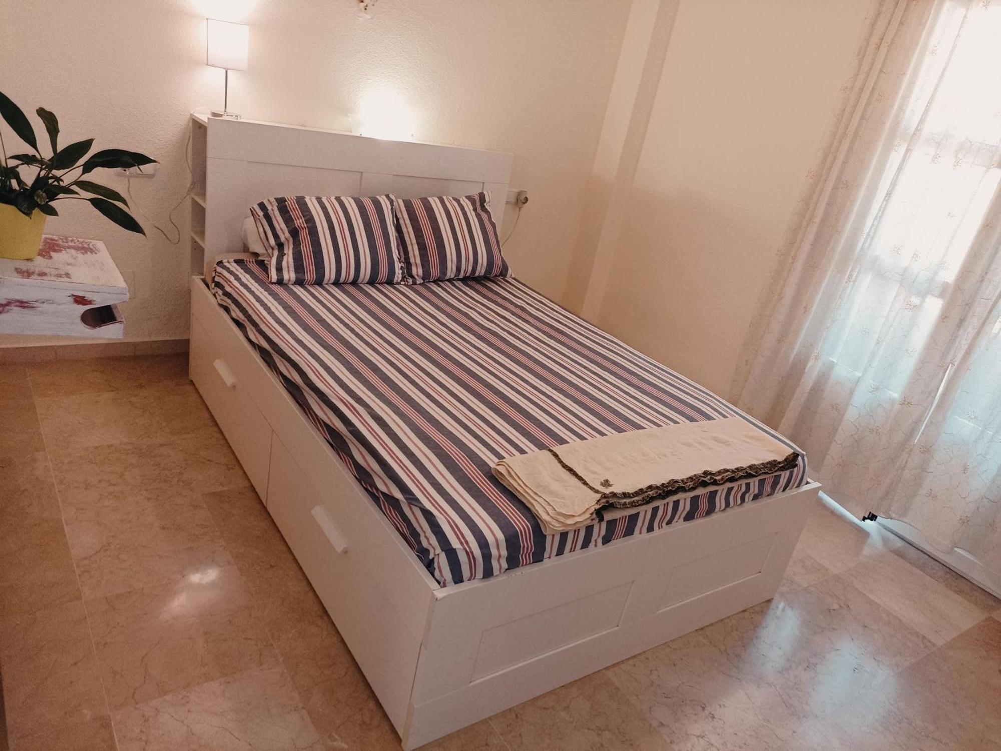 Confortable Habitacion Centrica En Piso Privado Lägenhet Málaga Exteriör bild